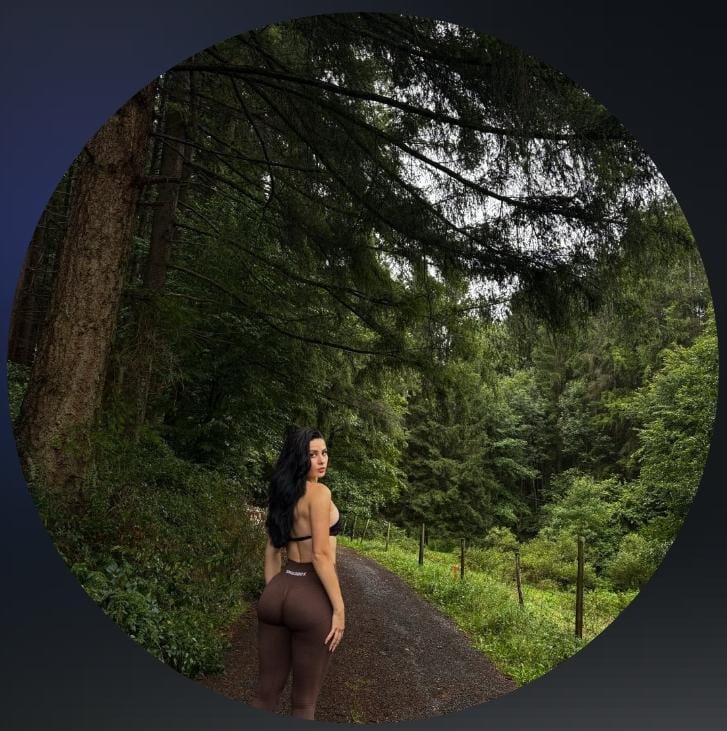 Elena Perez - <strong>Compradora de Instagram</strong>