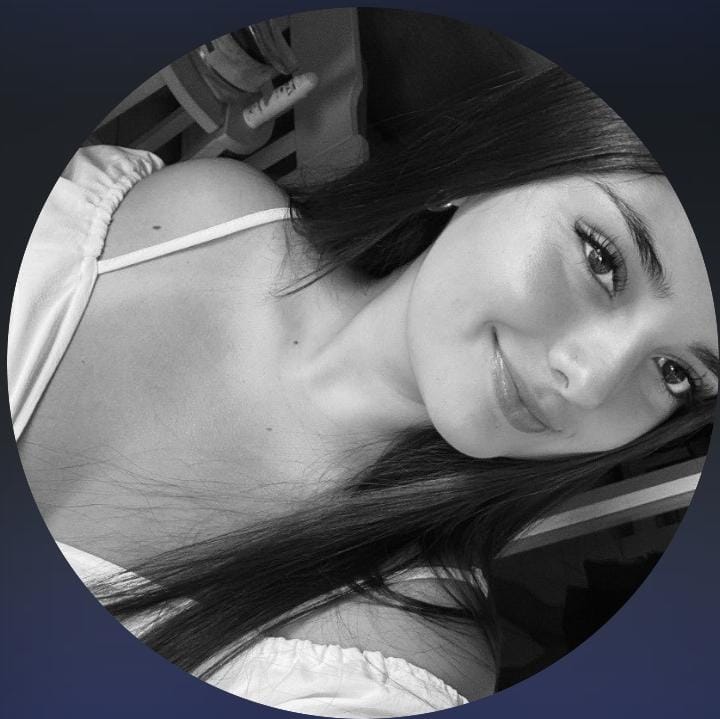 <em>Victoria Gomez - </em><em><strong>Compradora de Instagram</strong></em>